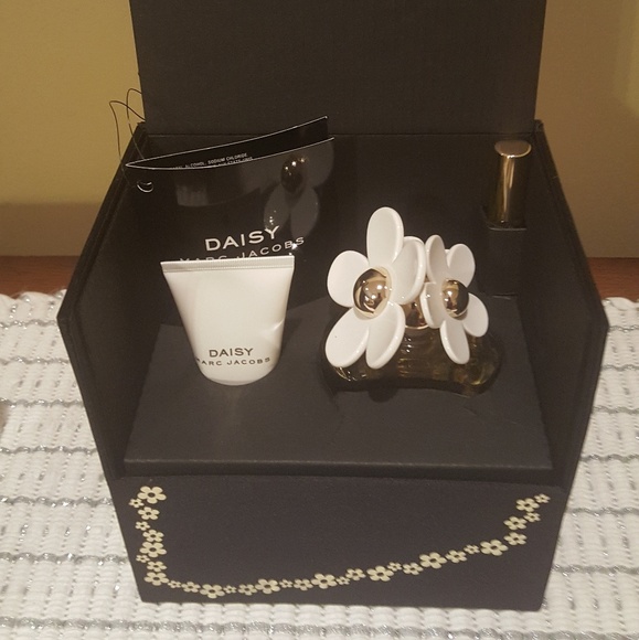 Marc Jacobs Other - DAISY MARC JACOBS